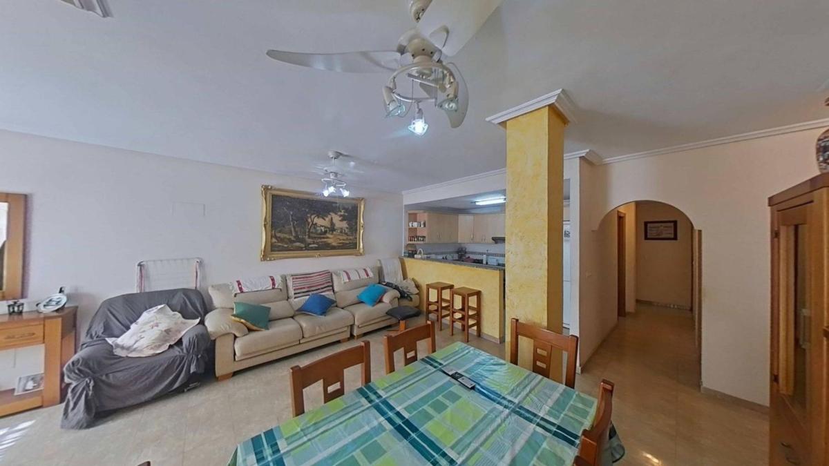 Venta de piso en Piso en Las Piscinas Naturales, Torrevieja, Torrevieja
photo 5