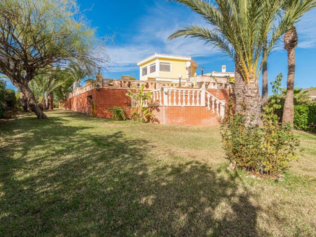 Properties for sale and rent in Spain photo 2