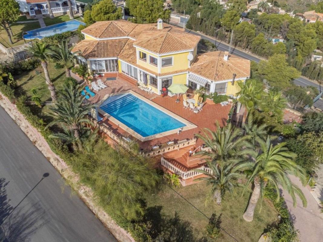 Properties for sale and rent in Spain photo 4