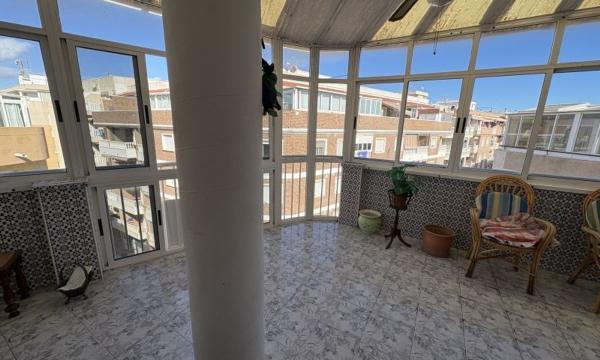 Venta de piso en Piso en Antonio Machado, Torrevieja, Torrevieja
photo 1