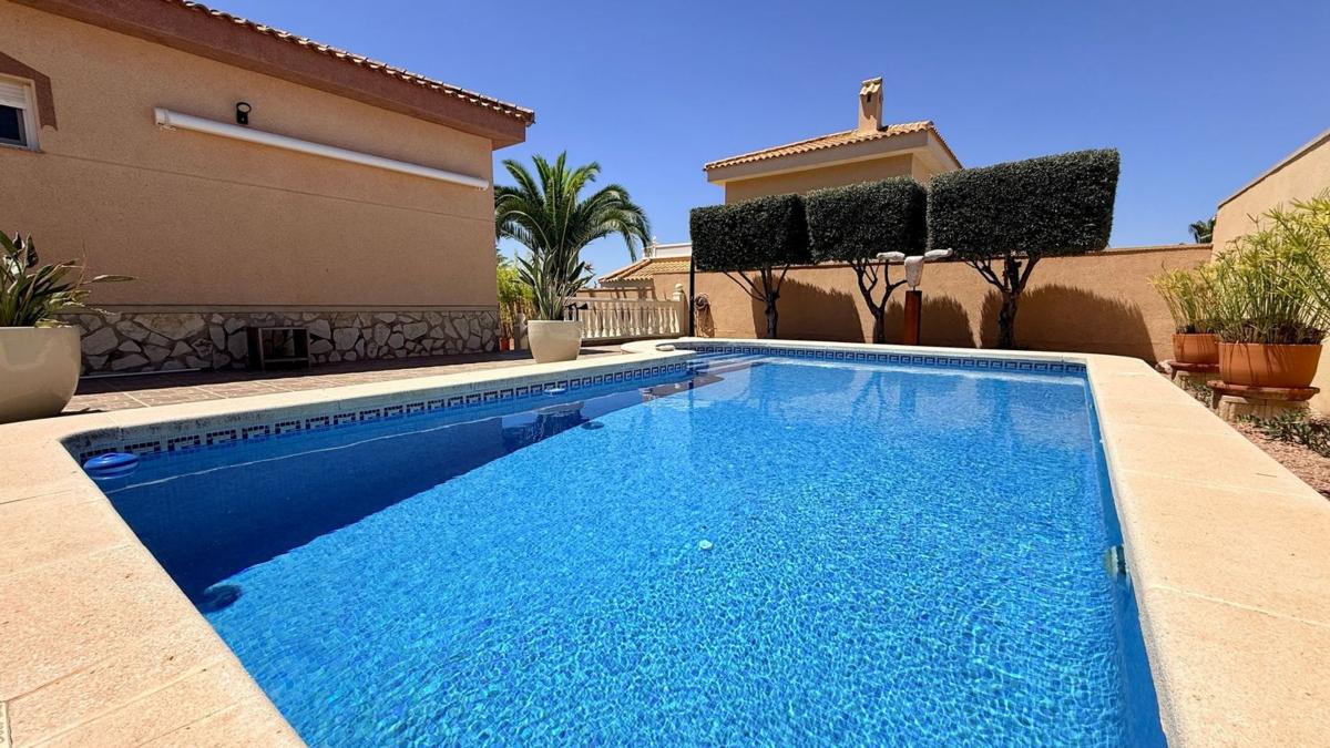 Propiedades en venta y alquiler en España photo 2