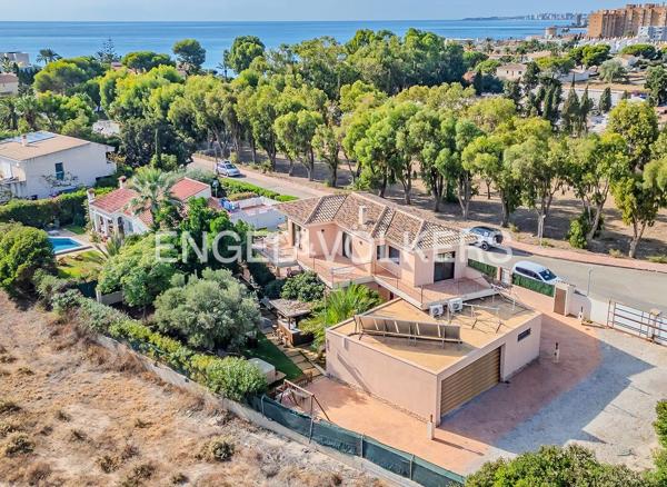 Casa o chalet independiente en Avenida de Cova del Llop Marí, 50, Pueblo Español - Coveta Fumá, El Campello photo 1