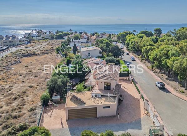 Casa o chalet independiente en Avenida de Cova del Llop Marí, 50, Pueblo Español - Coveta Fumá, El Campello photo 3