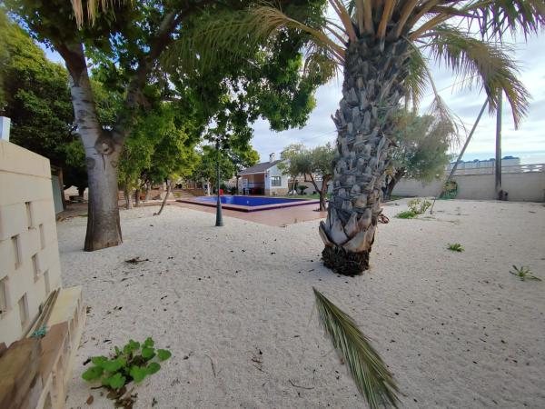Casa o chalet independiente en Calle Riu Montnegre, Playa Muchavista, El Campello thumbnail 2