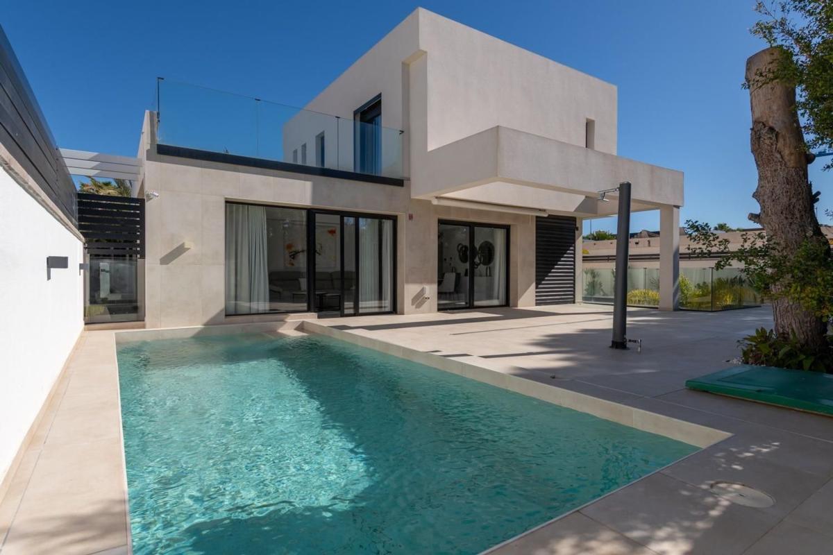 Properties for sale and rent in Spain photo 2