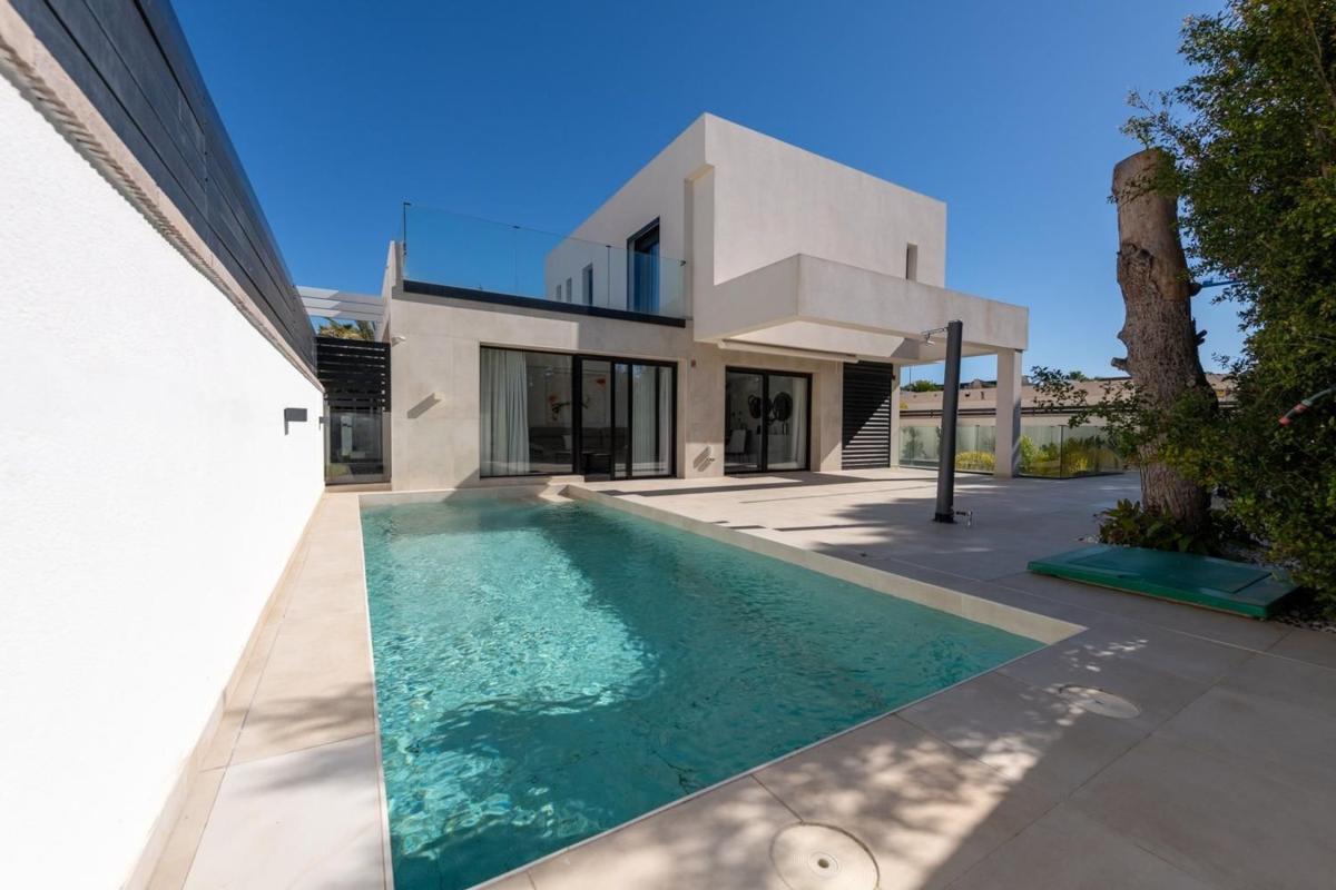 Properties for sale and rent in Spain photo 3