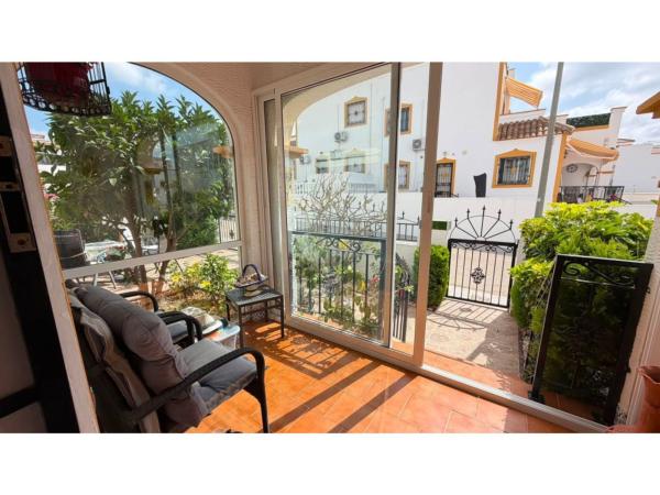 Chalet pareado en Calle Higuera, Desamparados-Hurchillo-Torremendo, Orihuela thumbnail 2