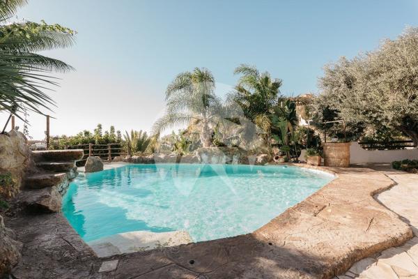Casa o chalet independiente en Pueblo Español - Coveta Fumá, El Campello thumbnail 1