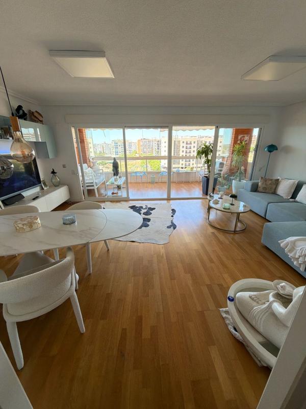 Venta de piso en Piso en Calle Nadadora Carmen Soto, 10, Babel, Alicante / Alacant, Alicante / Alacant
photo 1