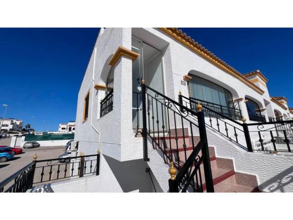 Venta de piso en Piso en Calle Membrillero, Desamparados-Hurchillo-Torremendo, Orihuela, Orihuela
 photo 1