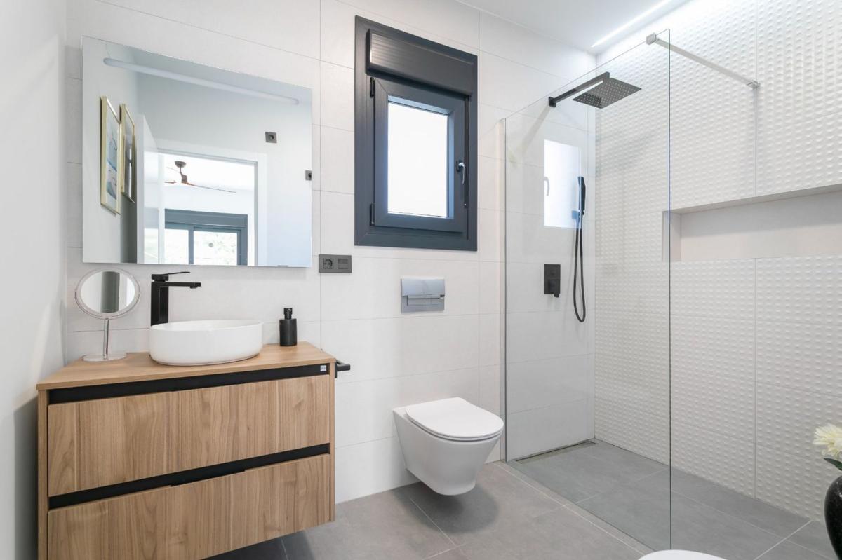 Properties for sale and rent in Spain photo 2