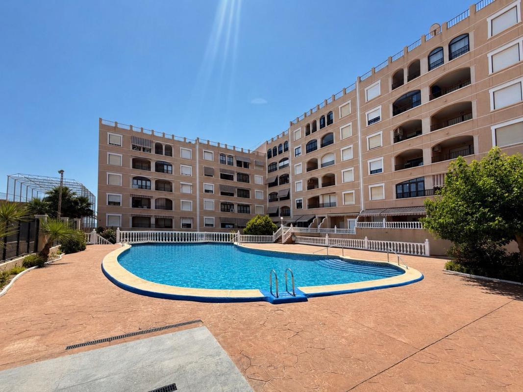 Sprzedaż mieszkania w Piso en Calle Azorín, Guardamar Playa, Guardamar del Segura, Guardamar del Segura
photo 1