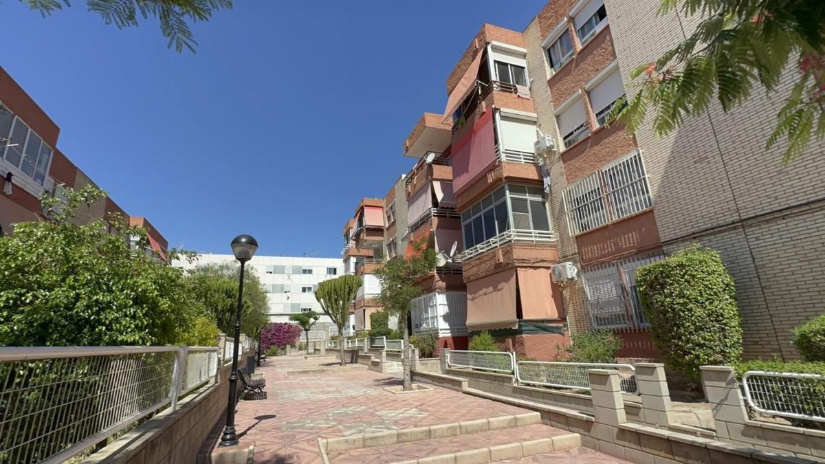 Venta de piso en Piso en Calle Salvador Allende, Juan XXIII, Alicante / Alacant, Alicante / Alacant
photo 1