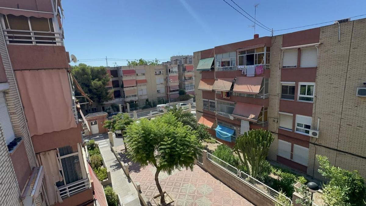 Venta de piso en Piso en Calle Salvador Allende, Juan XXIII, Alicante / Alacant, Alicante / Alacant
photo 2