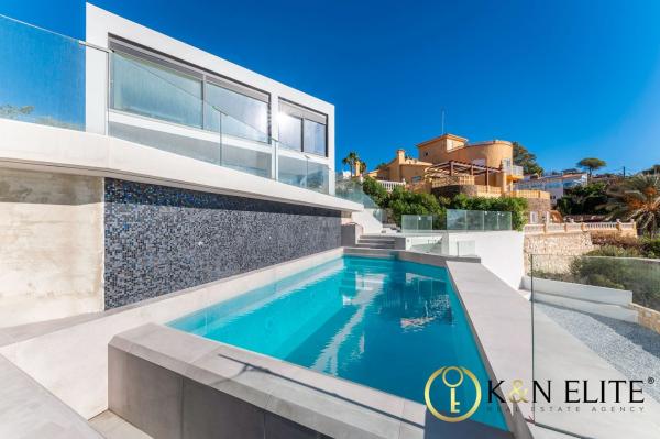 Casa o chalet independiente en Avenida d'Amèrica, Pueblo Español - Coveta Fumá, El Campello thumbnail 1