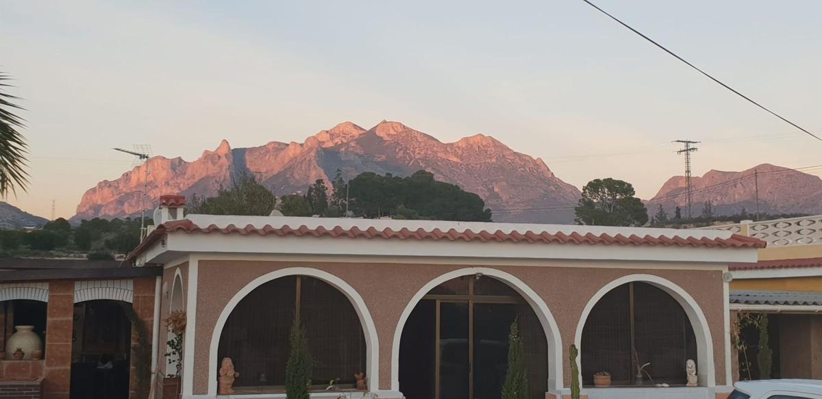 Propiedades en venta y alquiler en España photo 1