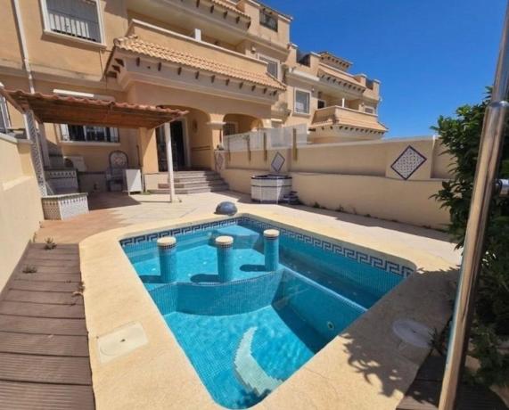 Chalet adosado en Calle Bidasoa, Villamartín, Orihuela photo 1