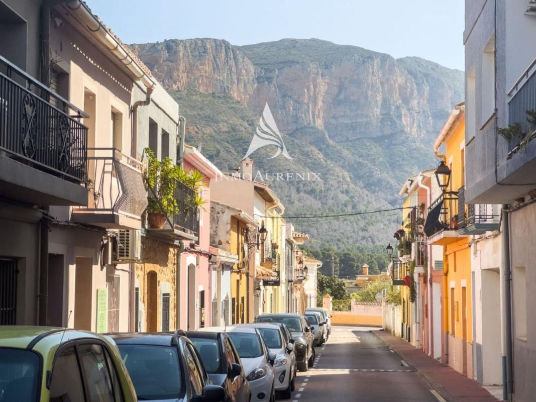 Propiedades en venta y alquiler en España photo 1