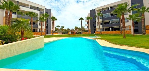 Ático en venta en  Ático en Zona Lago - Los Almendros, Orihuela, Orihuela photo 3