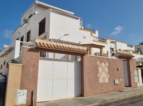 Chalet pareado en Zona Lago - Los Almendros, Orihuela thumbnail 1