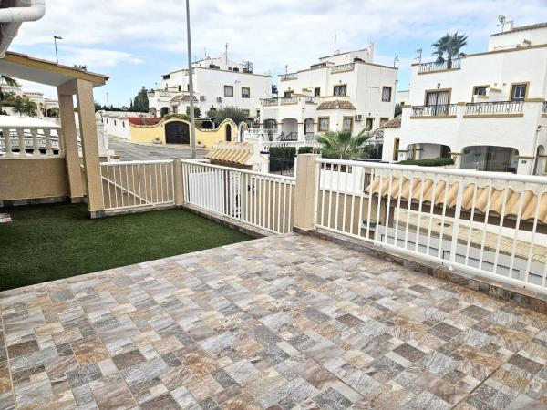 Chalet pareado en Zona Lago - Los Almendros, Orihuela photo 4