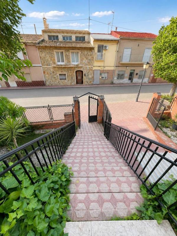 Sprzedaż niezależnego domku jednorodzinnego w  Chalet pareado en Calle Blasco Ibáñez, Hondón de los Frailes, Hondón de los Frailes photo 3