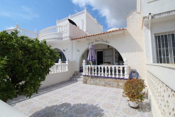 Chalet independiente en venta en Casa o chalet en Calle Jumilla, Blue Lagoon - Galán, San Miguel de Salinas, San Miguel de Salinas
photo 1