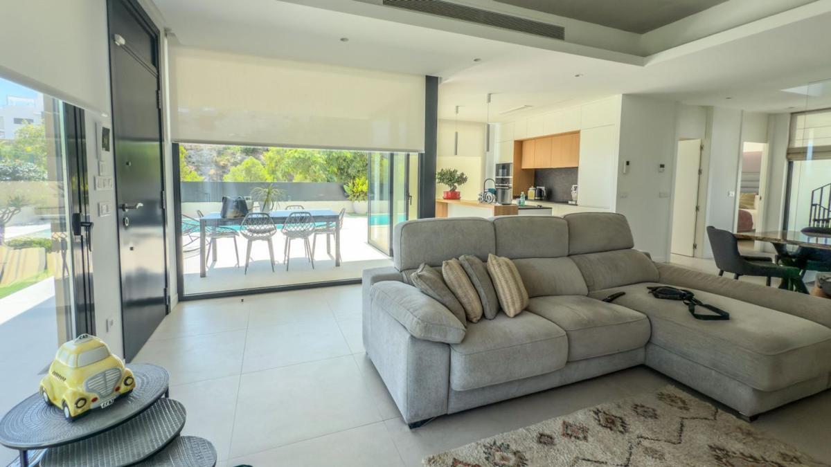 Properties for sale and rent in Spain photo 3