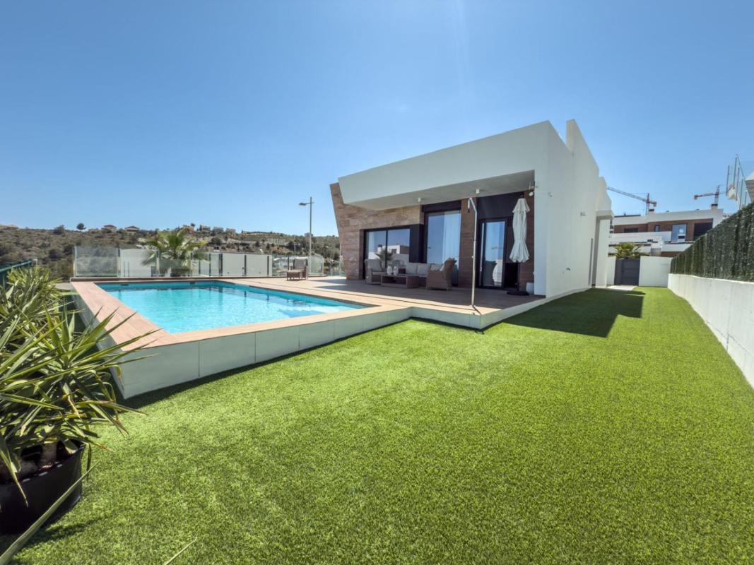 Properties for sale and rent in Spain photo 2