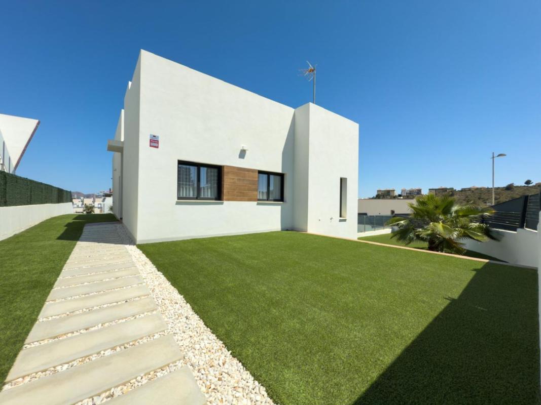 Properties for sale and rent in Spain photo 3