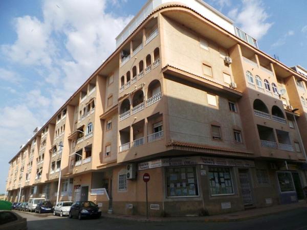 Продажа квартиры на Piso en Calle Villa Madrid, Parque de las Naciones, Torrevieja, Торревьеха
photo 1