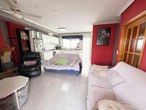 Продажа квартиры на Piso en Calle Sagrada Familia, Zona Pueblo, Pilar de la Horadada, Пилар де ла Орадада
thumbnail 1