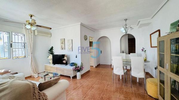Частный шале на продаже в Casa o chalet en Zona Lago - Los Almendros, Orihuela, Ориуэла thumbnail 2