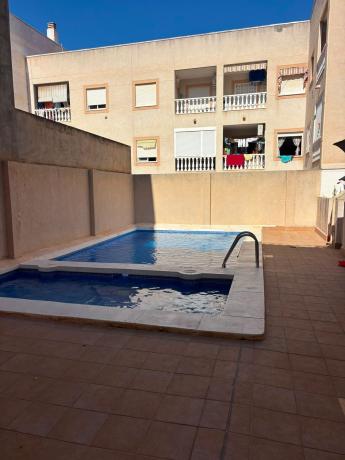 Venta de piso en Piso en Calle Bergantin, 43, Avenida Habaneras - Curva de Palangre, Torrevieja, Torrevieja
photo 1