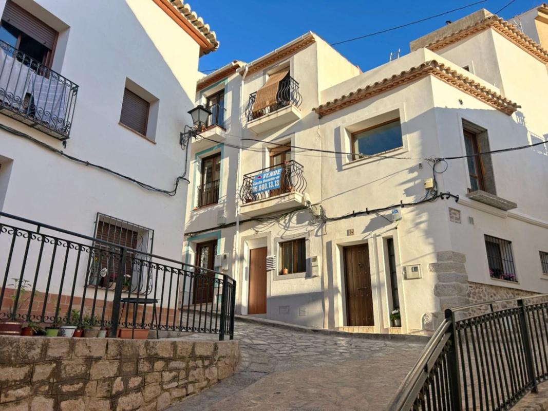 Propiedades en venta y alquiler en España photo 1