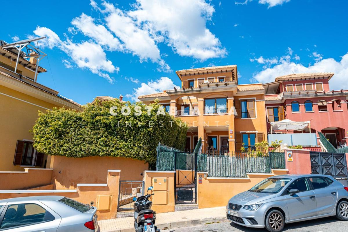 Venta de chalet independiente en Casa o chalet en Calle Córdoba, Balcón de Finestrat-Terra Marina, Finestrat, Finestrat
photo 1