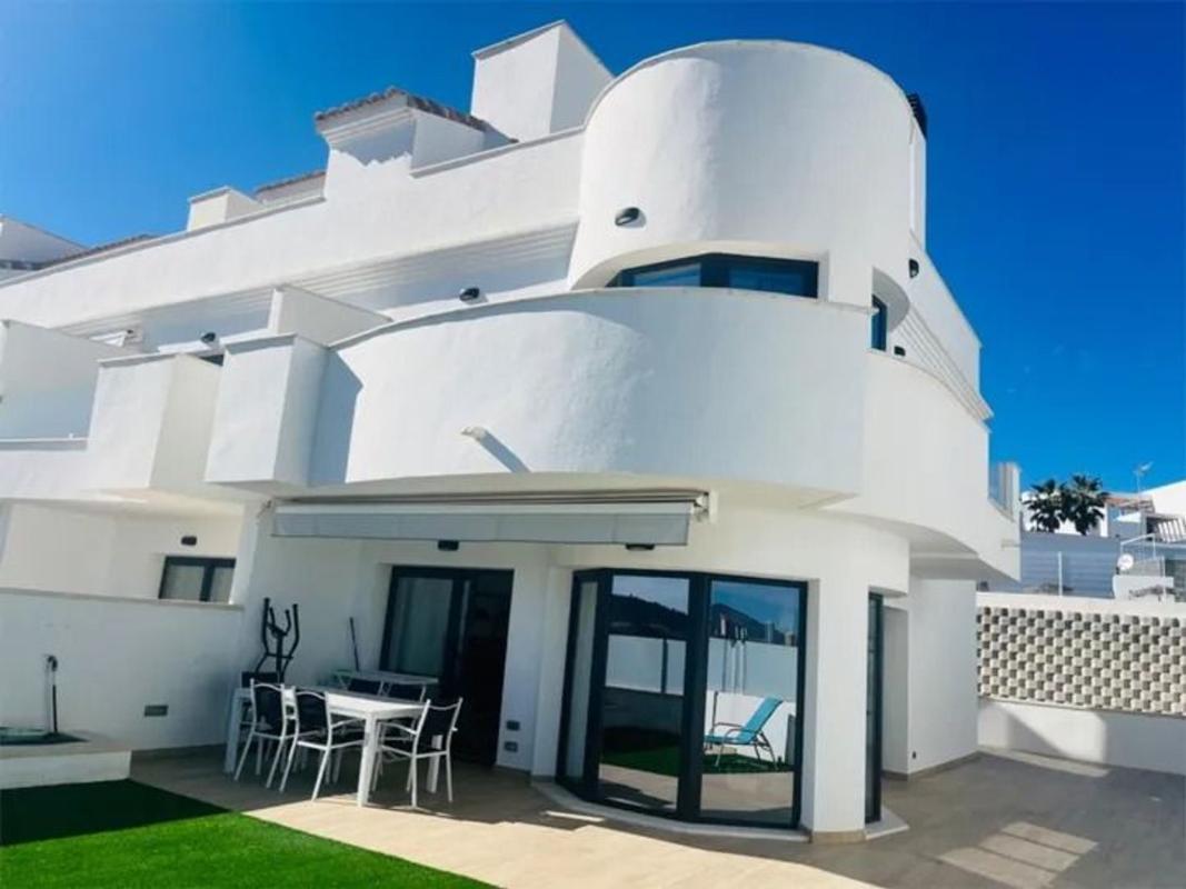 Properties for sale and rent in Spain photo 3