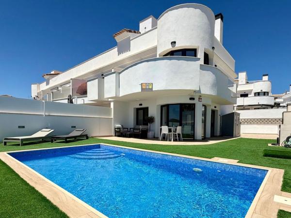 Chalet adosado en Balcón de Finestrat-Terra Marina, Finestrat photo 1