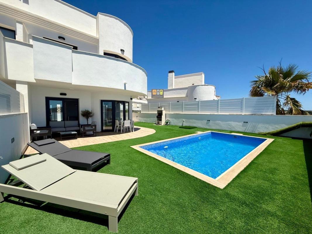 Properties for sale and rent in Spain photo 2