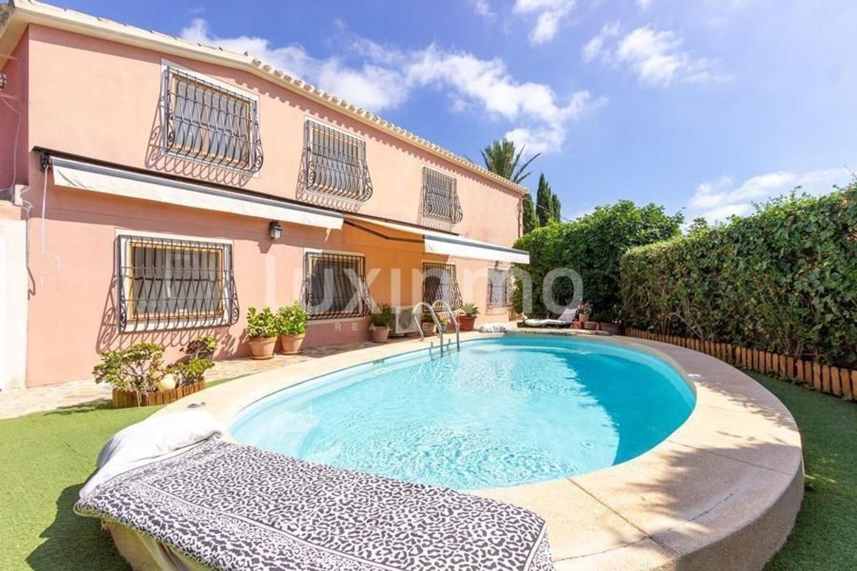 Properties for sale and rent in Spain photo 2