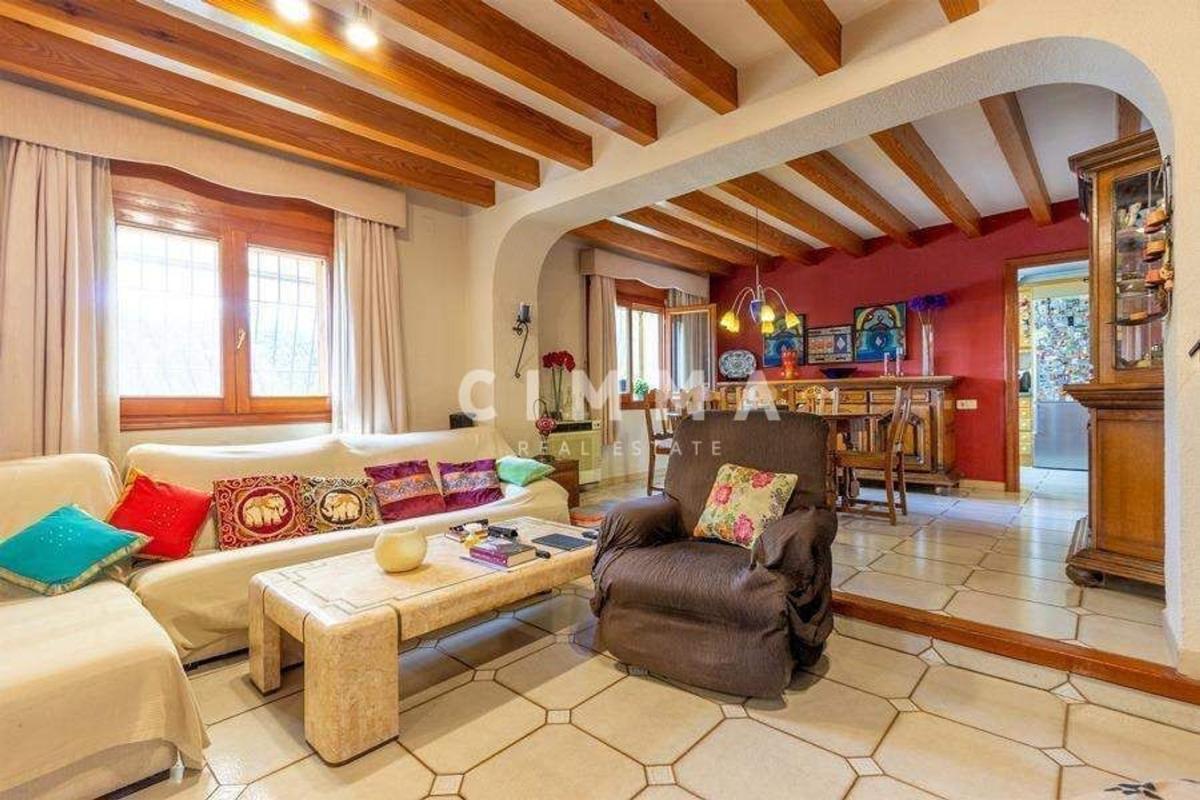 Properties for sale and rent in Spain photo 2
