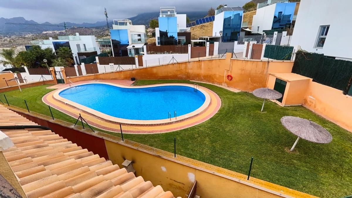 Properties for sale and rent in Spain photo 2