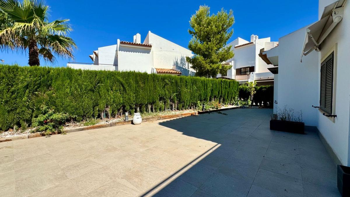 Properties for sale and rent in Spain photo 3