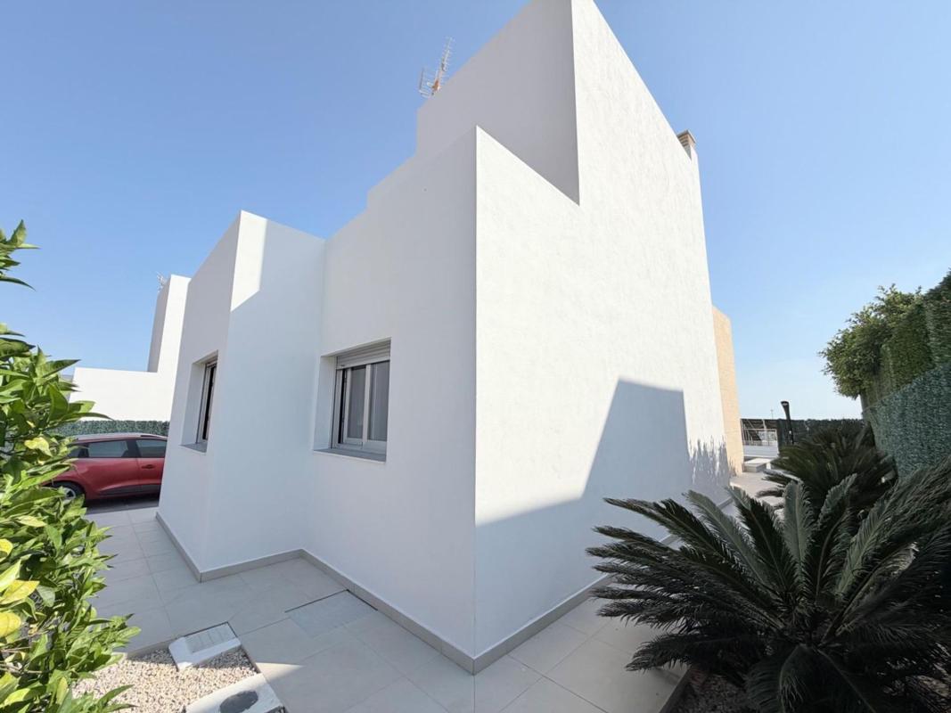 Properties for sale and rent in Spain photo 5