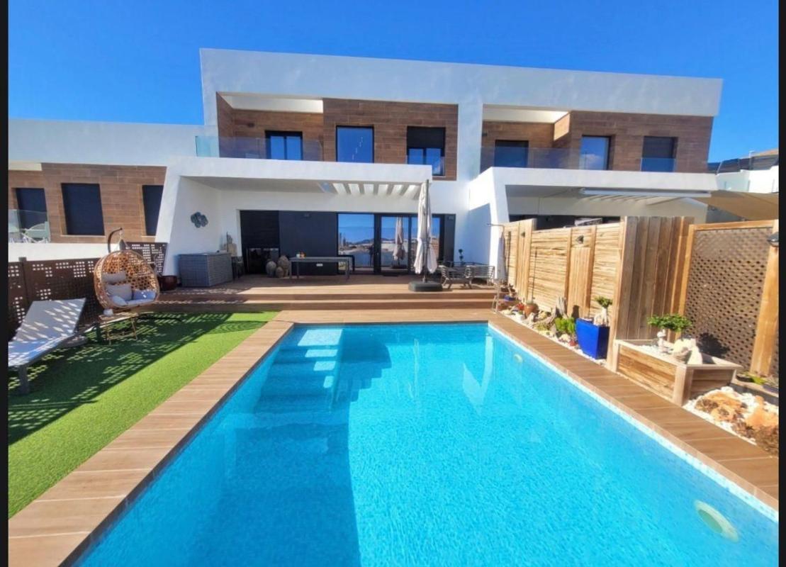 Properties for sale and rent in Spain photo 1