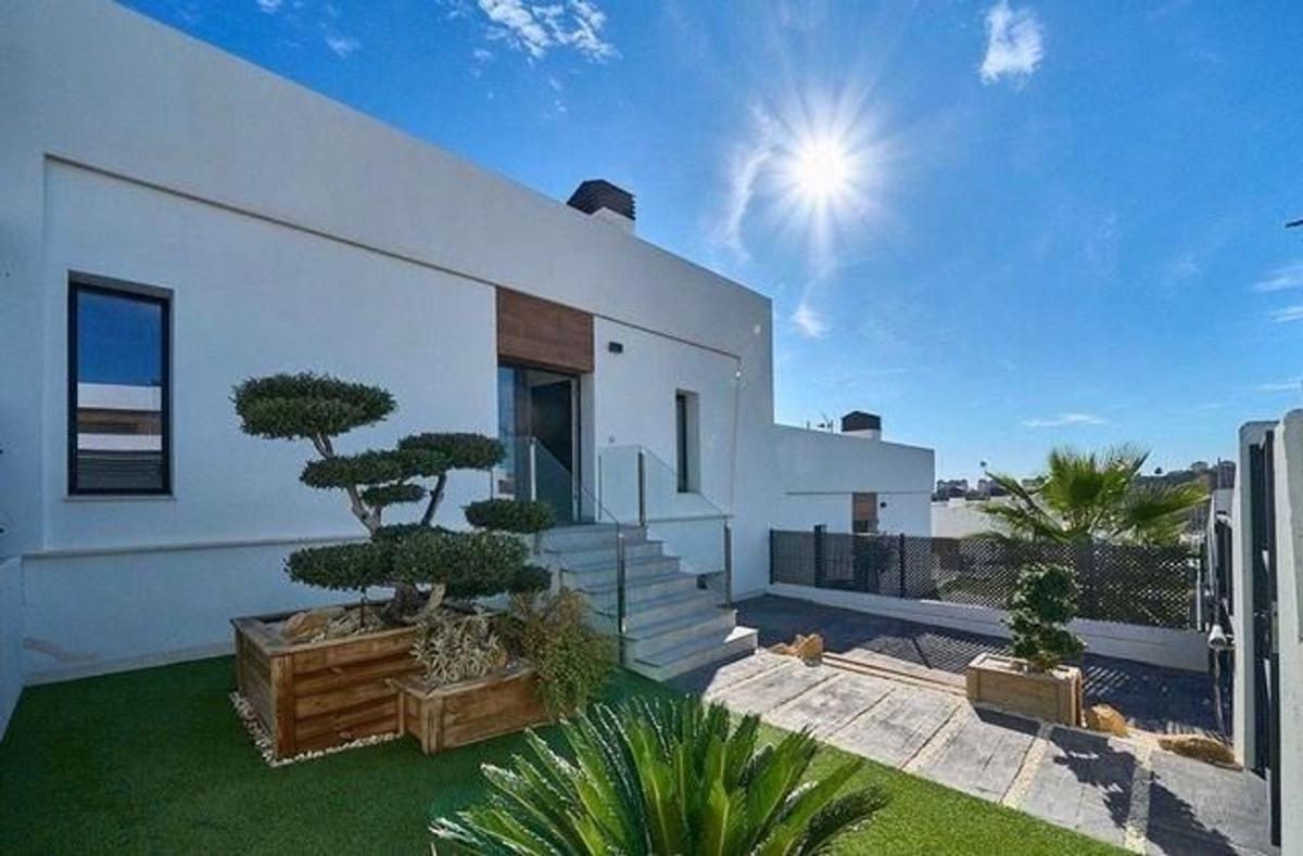 Properties for sale and rent in Spain photo 5