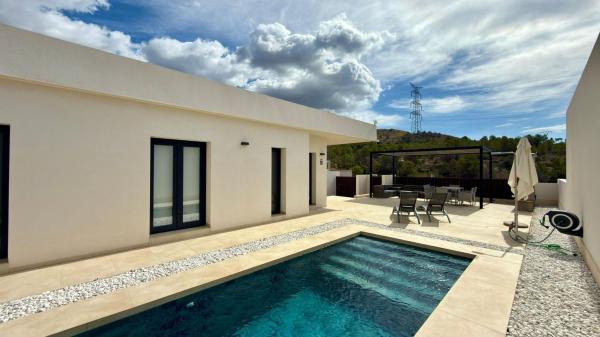 Casa o chalet independiente en Calle de l'Alcàsser, 2, Finestrat Pueblo, Finestrat thumbnail 1