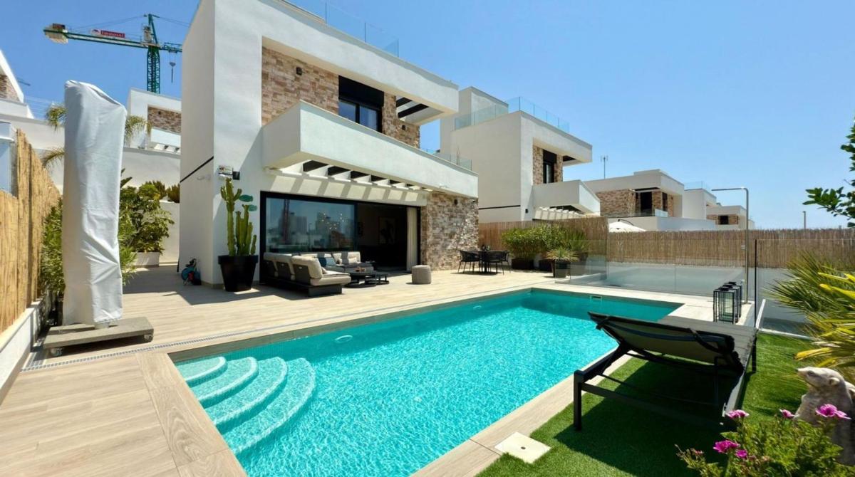 Venta de chalet independiente en Casa o chalet en Balcón de Finestrat-Terra Marina, Finestrat, Finestrat
 photo 3