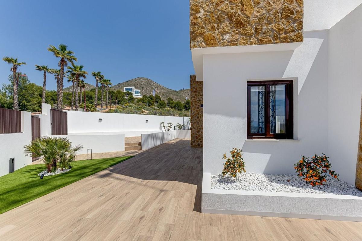 Properties for sale and rent in Spain photo 3