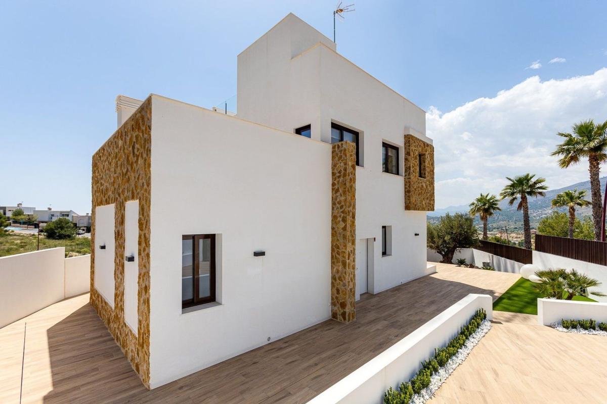 Properties for sale and rent in Spain photo 5